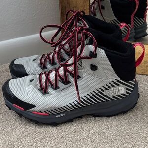 The North Face Hedge Hog White and Black Trail Boots